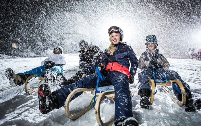 Tobogganing &
sledging